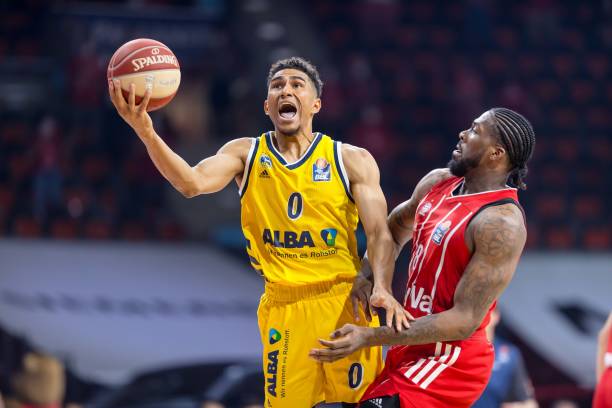 五位外援各 五位外援各