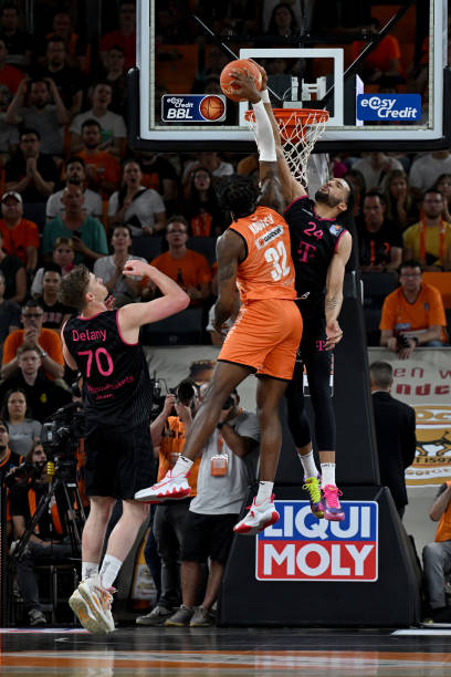 于巴斯托尼 于巴斯托尼