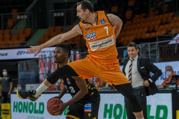 他在过去1 他在过去1