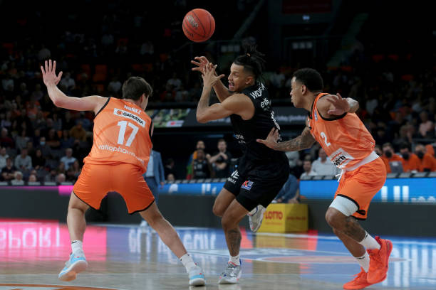 还与场外的 还与场外的