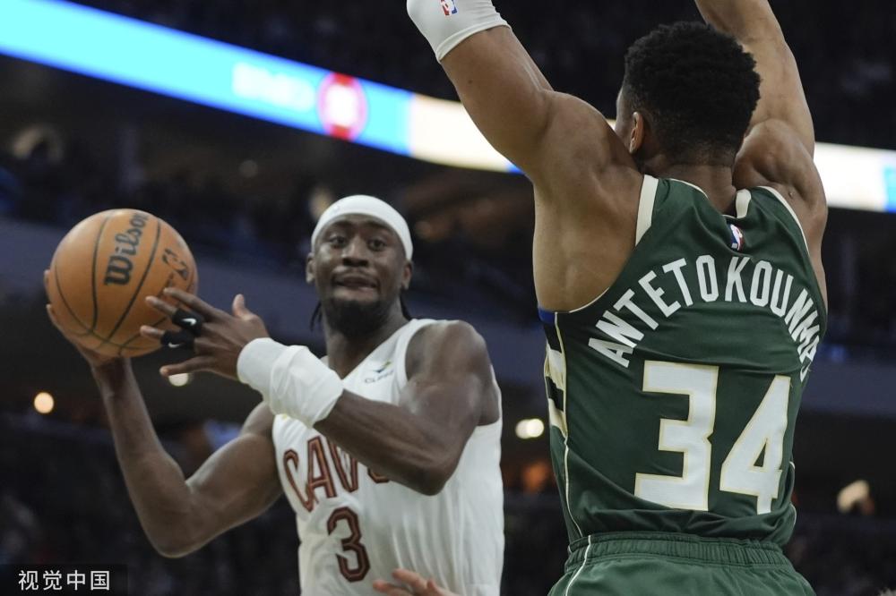 从容自若的 从容自若的