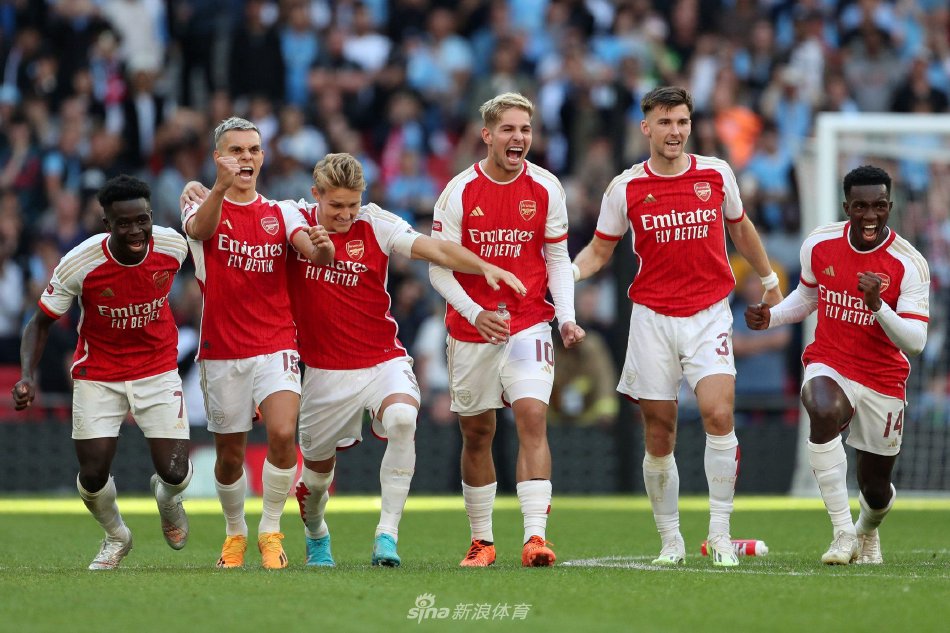 和深刻的洞 和深刻的洞